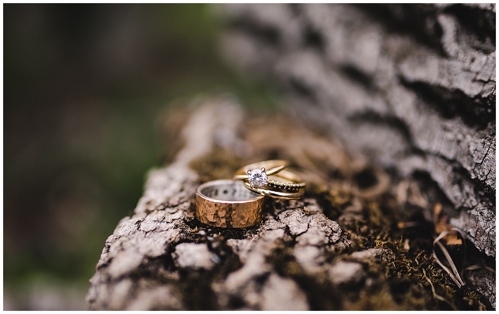 Outdoor wedding rings. 